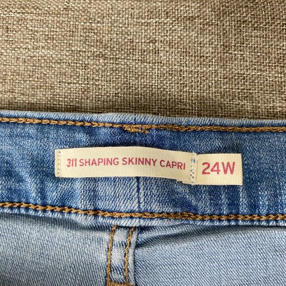 Levi's 311 Shaping Skinny Capri Denim Jeans Women's 24W High Rise Blue Casual - Picture 5 of 14